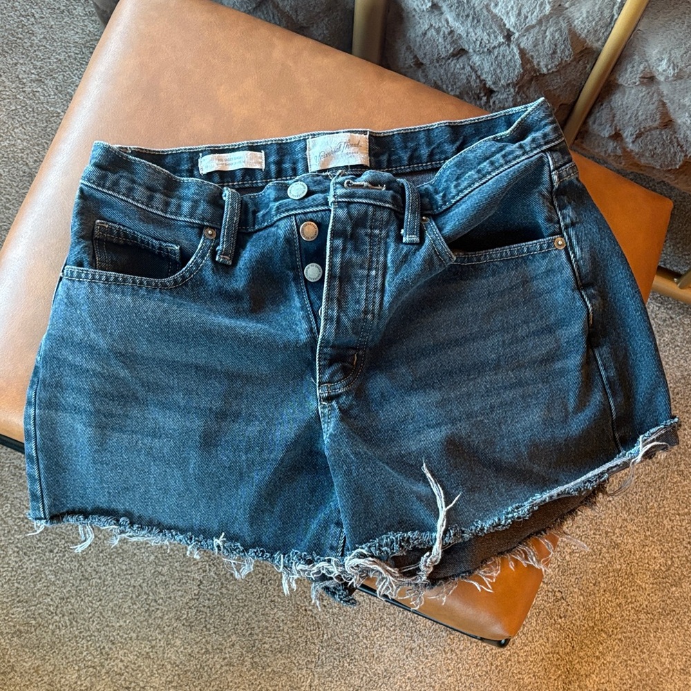 Universal Thread Dark Blue Frayed Jean Shorts size 4